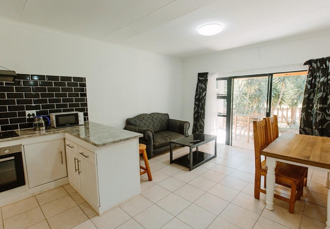 Deluxe Self-catering Garden Suite 10/19