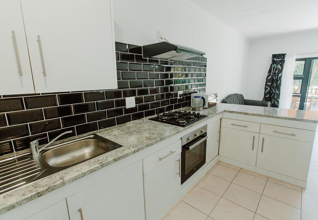 Deluxe Self-catering Garden Suite 10/19