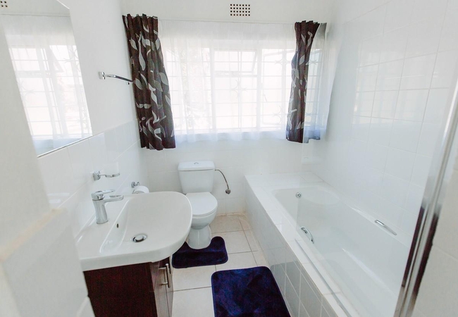 Deluxe Self-catering Garden Suite 10/19