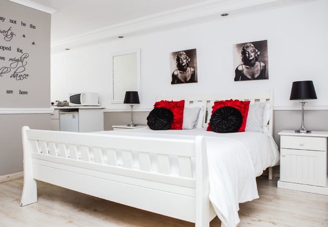 Three-Sleeper Family Unit 