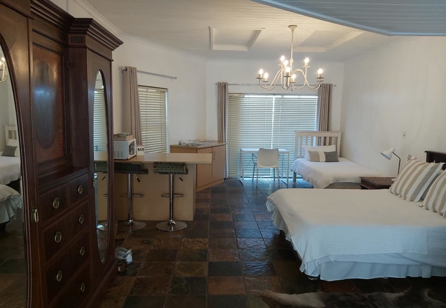 Three-Sleeper Family Unit 