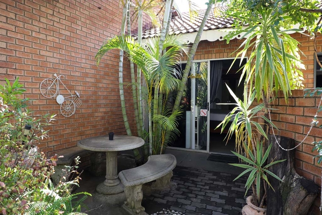 Private En-Suite Rooms Lux Entrance