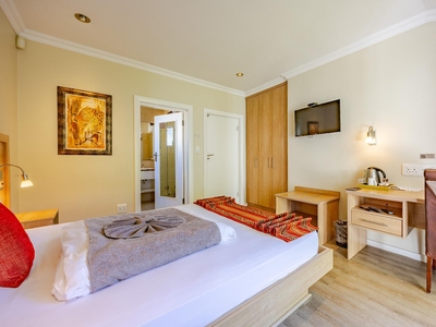 Deluxe Queen Room