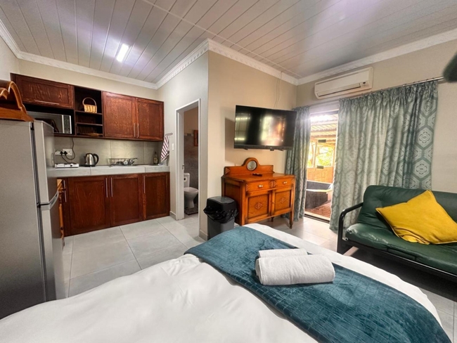 Two-Bedroom Cottage Bluegums with Hot Tub