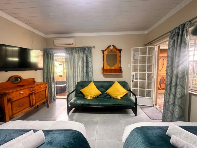 Two-Bedroom Cottage Bluegums with Hot Tub