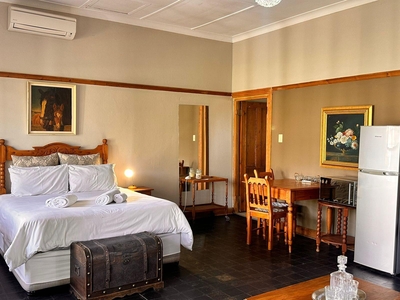 Standard Cottage Saffron