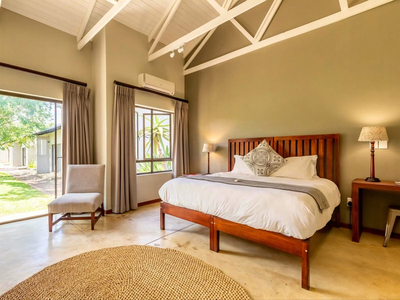 Luxury King/Twin Room