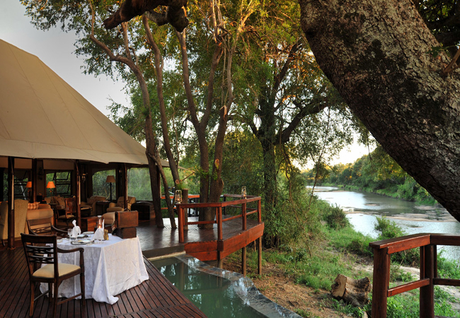 game lodge or safari