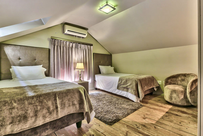 105 One-Bedroom Loft Apartment