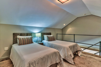 106 Studio Loft Apartment