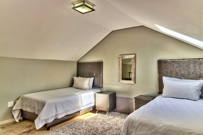 107 Studio Loft Apartment