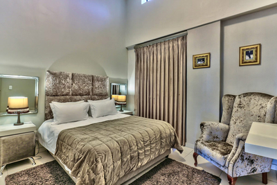 112 Three-Bedroom Apartment