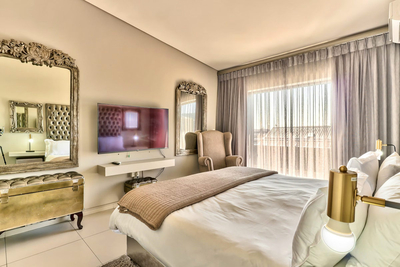 114 Three-Bedroom Apartment