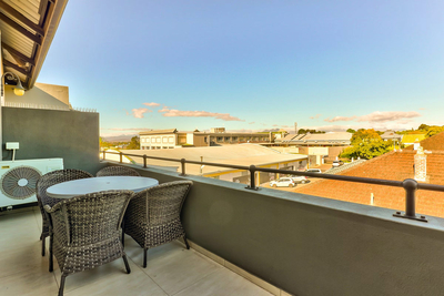 106 On Heritage Square