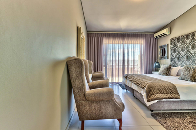 112 On Heritage Square