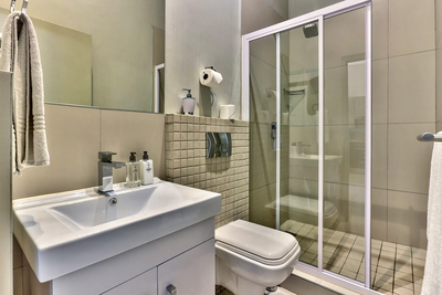 112 On Heritage Square