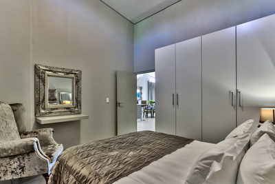 112 On Heritage Square