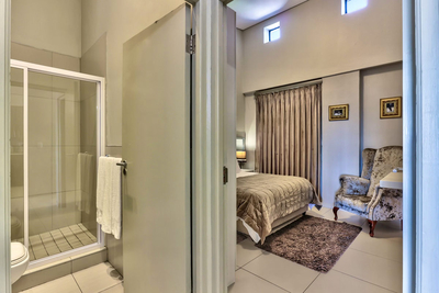 112 On Heritage Square