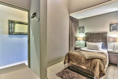 112 On Heritage Square