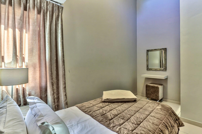 112 On Heritage Square