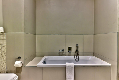 112 On Heritage Square