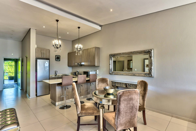 113 On Heritage Square