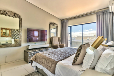 113 On Heritage Square