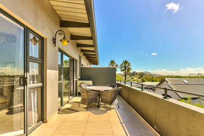 113 On Heritage Square