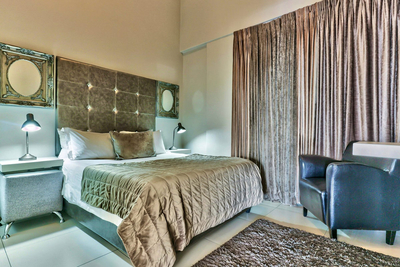 114 On Heritage Square