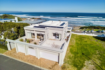 Hermanus Beachfront Lodge