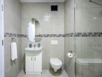Hibernian Towers 408