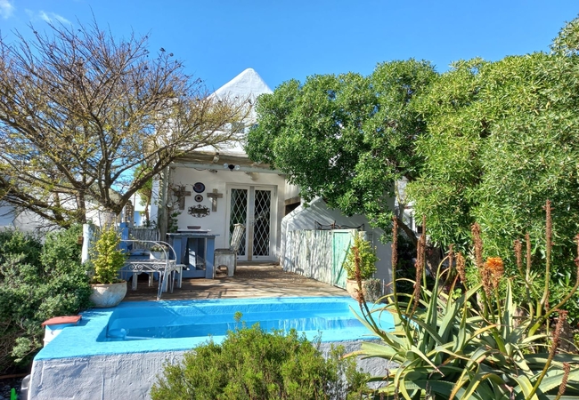 Private pool and braai deck