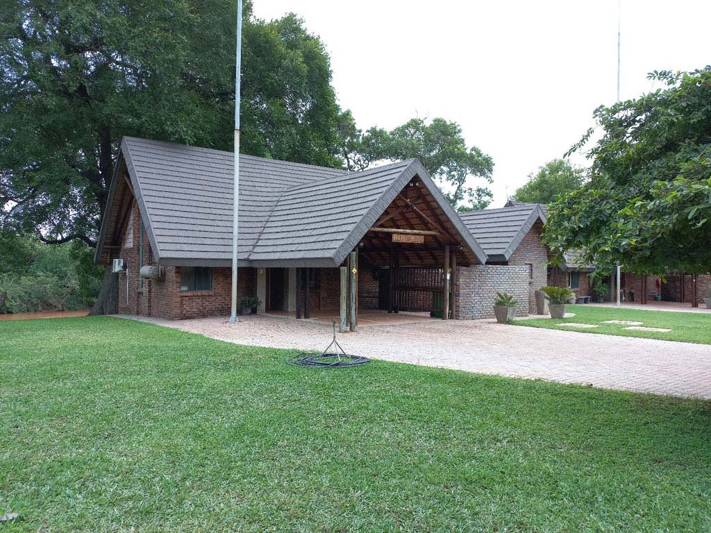 Hoedspruit River Lodge
