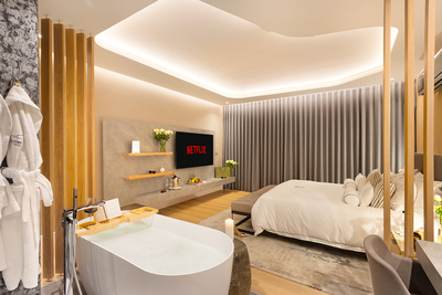 Deluxe Suite