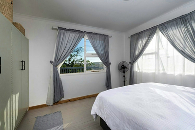 Bo Kant - Three-Bedroom Apartment