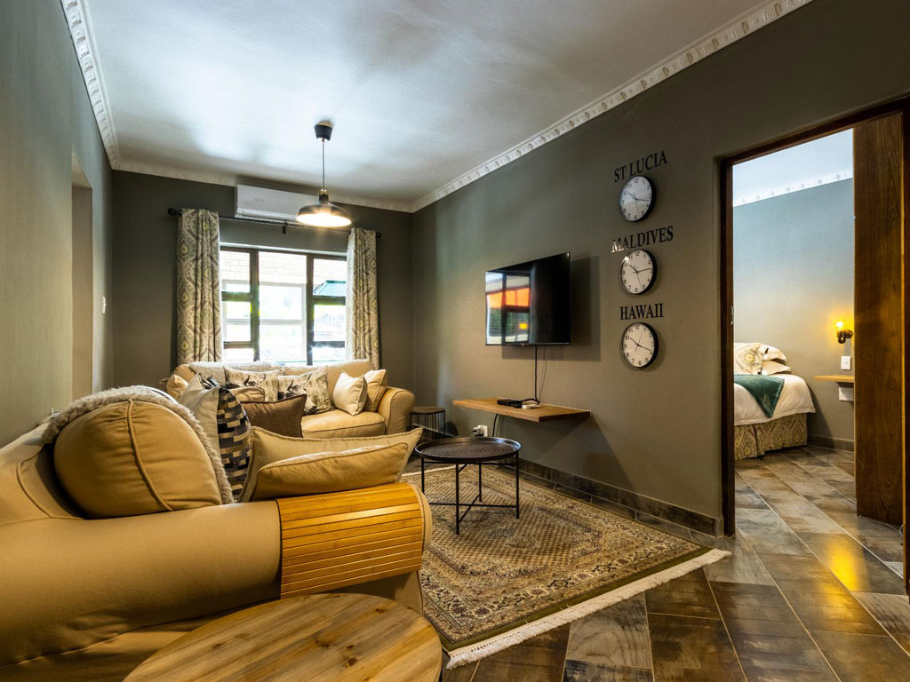 Hornbill Family Suite 4