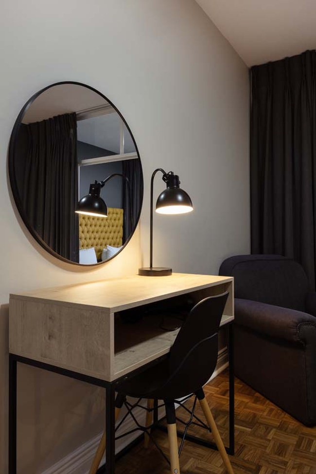 One and a Half Bedroom Apartment 