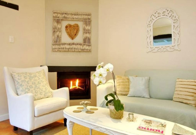 Lounge and fire place