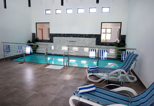 Spa heated pool