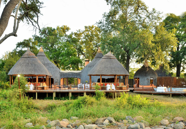 game lodge or safari