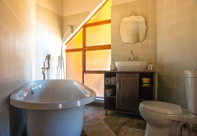 Leopard Room Bathroom