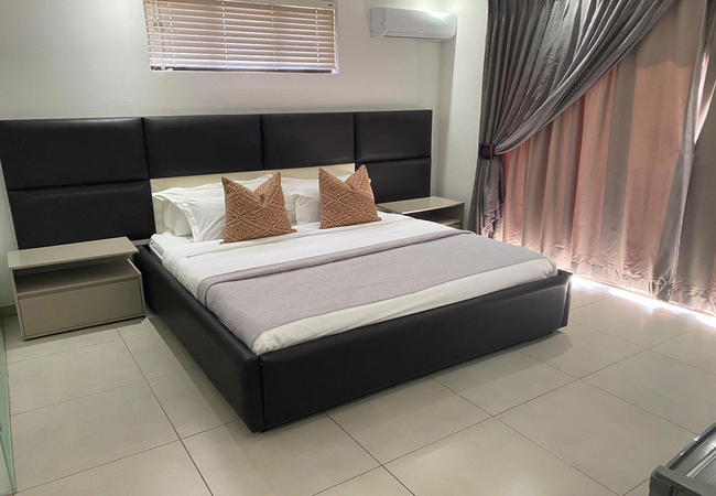 King Room with Bathtub