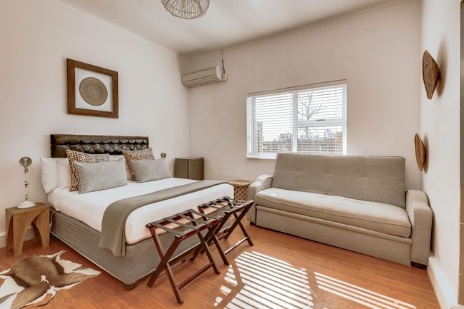 Lodge Room 05