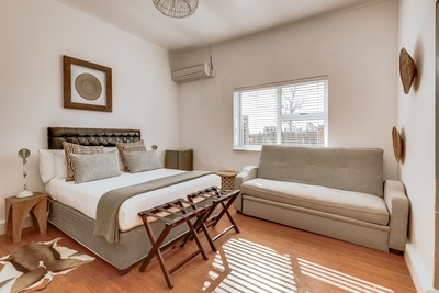 Lodge Room 05