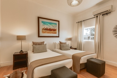 Lodge Room 06