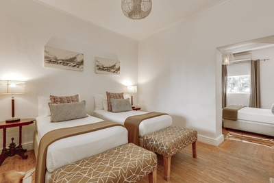 Lodge Room 07