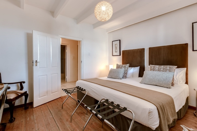 Lodge Room 12