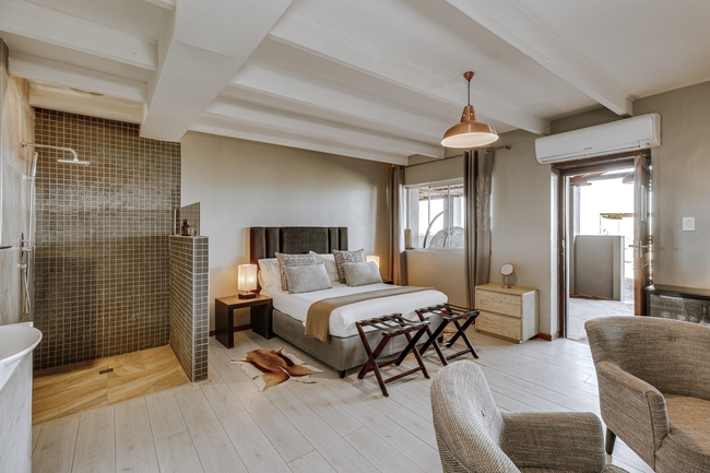 Lodge Room 14
