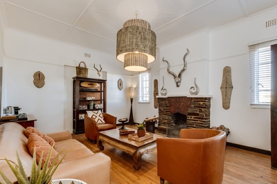 Lodge Rooms Lounge