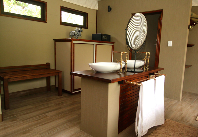 Suite Bathroom